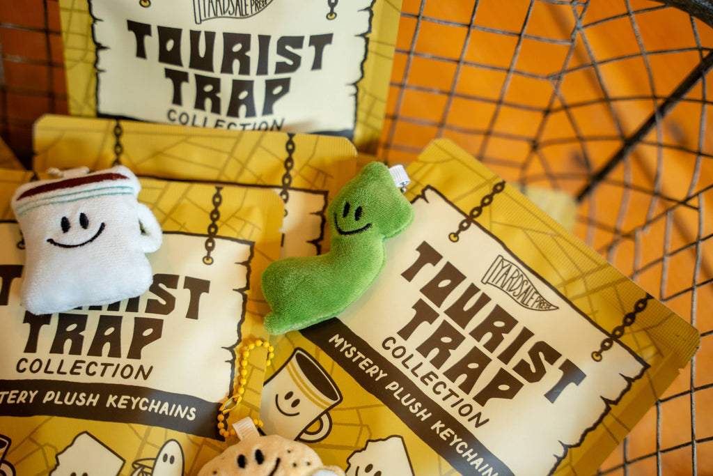 PRE ORDER Tourist Trap Mystery Plush Keychain Blind Bags, New Jersey